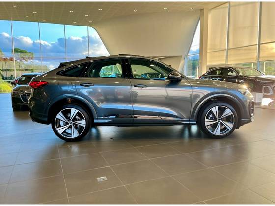 AUDI Q5 2.0 TFSI GASOLINA SPORTBACK S LINE QUATTRO S TRONIC AUDI Q5 2.0 TFSI GASOLINA SPORTBACK S LINE QUATTRO S TRONIC